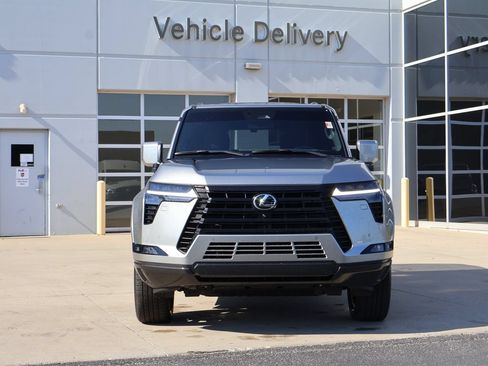 Used 2026 Lexus GX 550 w/ Accessory Package (2T) AWD/4WD image 2