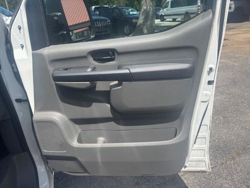 Used 2018 Nissan NV 2500 SV RWD image 15