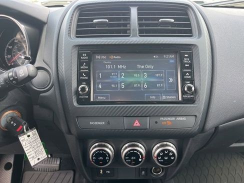 Used 2025 Mitsubishi Outlander Sport LE AWD/4WD image 21