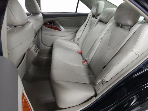 Used 2011 Toyota Camry XLE image 24