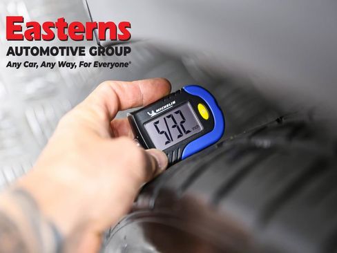 Used 2021 Tesla Model Y Long Range AWD/4WD image 22