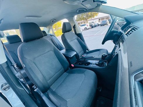 Used 2014 Volkswagen Passat 1.8T S image 22