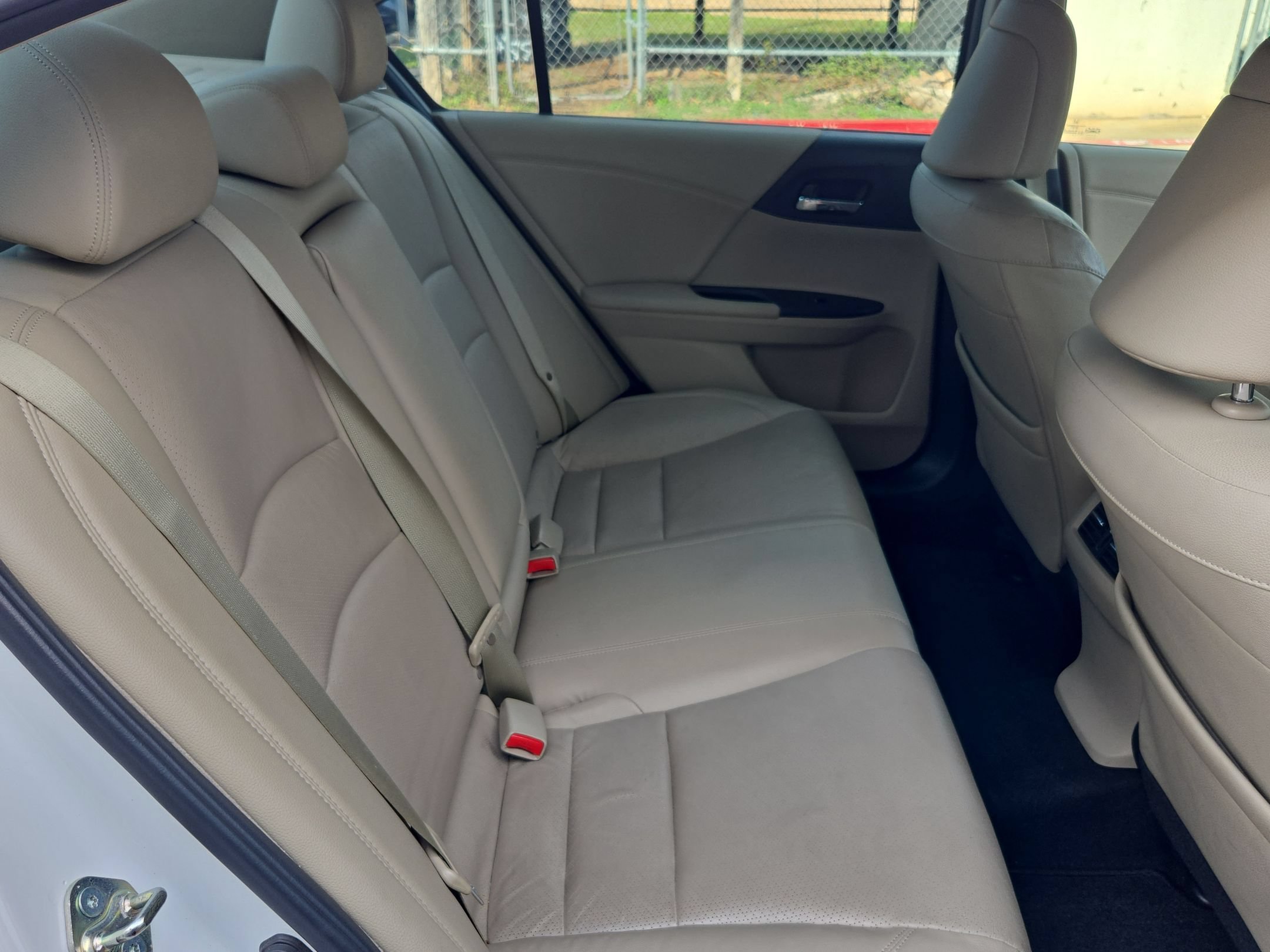 Used 2015 Honda Accord EX-L image 25