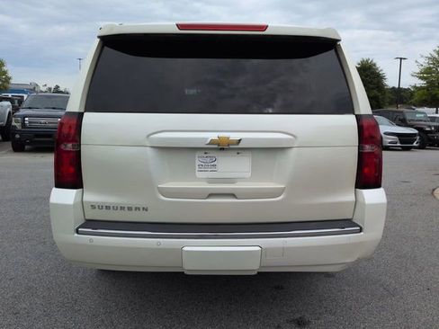 Used 2015 Chevrolet Suburban LTZ RWD image 6