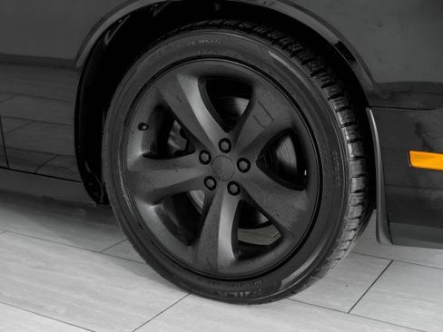 Used 2014 Dodge Challenger R/T image 40