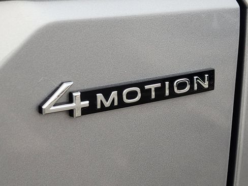 Used 2025 Volkswagen Atlas SEL Premium R-Line image 12