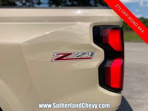 Used 2024 Chevrolet Colorado Z71 w/ LPO, Dark Essentials Package AWD/4WD image 11