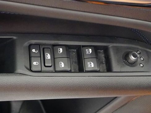 New 2026 Jeep Compass Limited image 32