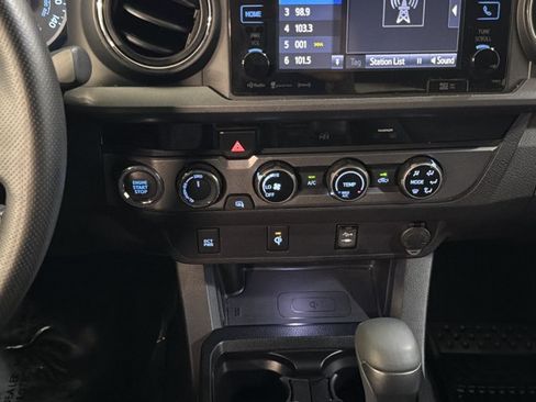 Used 2017 Toyota Tacoma TRD Sport w/ Tow Package (A/T) AWD/4WD image 32