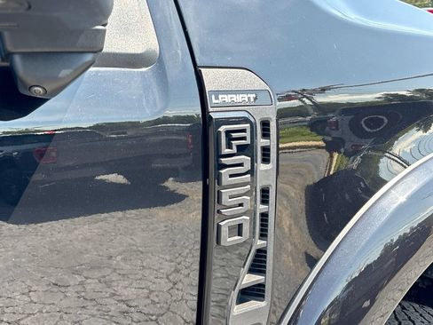 Used 2023 Ford F250 Lariat w/ Lariat Ultimate Package AWD/4WD image 12
