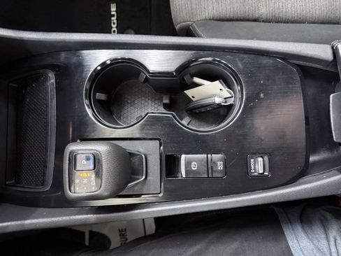 Used 2022 Nissan Rogue SV FWD image 27