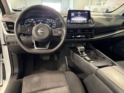 Used 2024 Nissan Rogue SV FWD image 25
