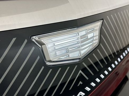 New 2025 Cadillac Optiq Luxury 1 image 20