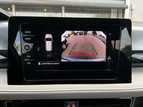 Used 2025 Volkswagen Taos S image 28