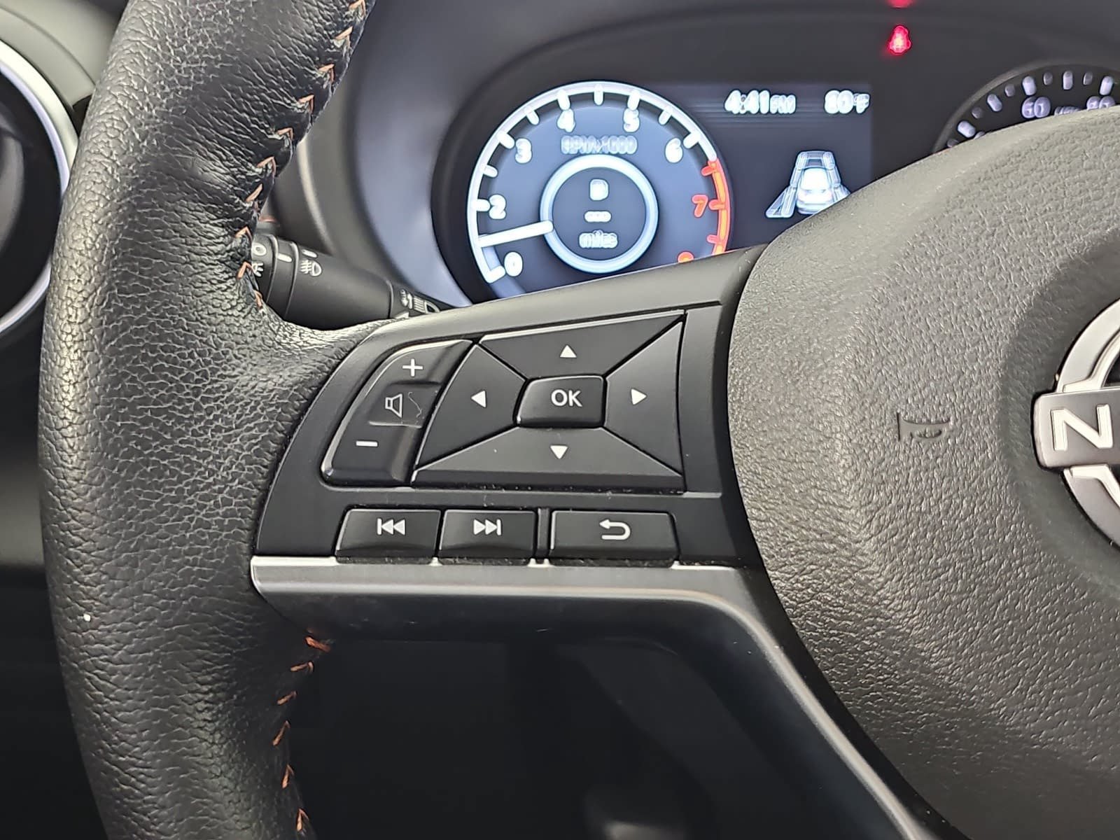 Used 2022 Nissan Kicks SR w/ Premium Package FWD image 16