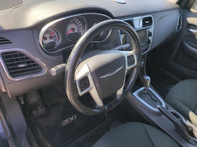 Used 2011 Chrysler 200 Touring FWD image 7