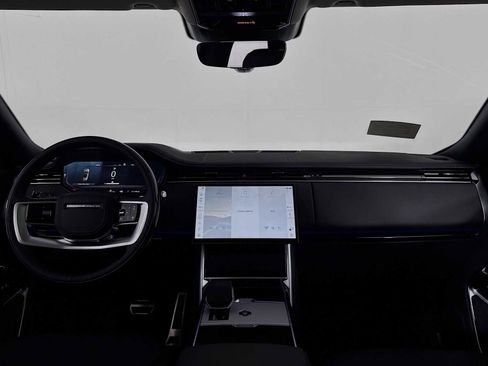 New 2025 Land Rover Range Rover SE image 22