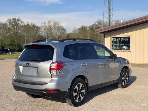 Used 2018 Subaru Forester 2.5i Premium AWD/4WD image 6