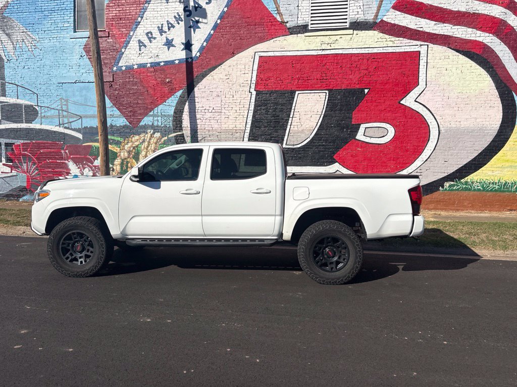 Used 2021 Toyota Tacoma SR AWD/4WD image 4