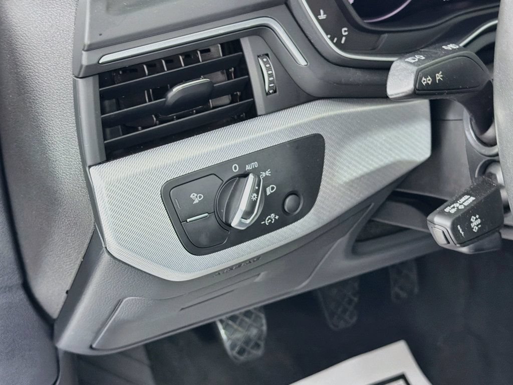 Used 2018 Audi A4 2.0T Premium Plus w/ Premium Plus Package AWD/4WD image 10