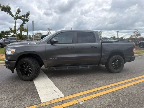 Used 2022 RAM 1500 Big Horn AWD/4WD image 3