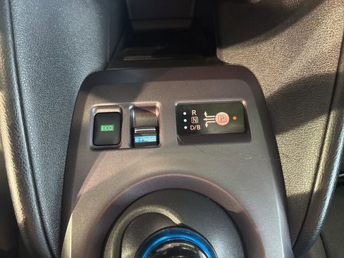 Used 2022 Nissan Leaf S image 23