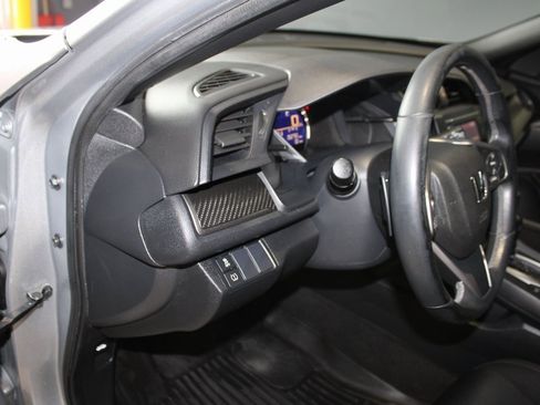 Used 2018 Honda Civic Sport image 10