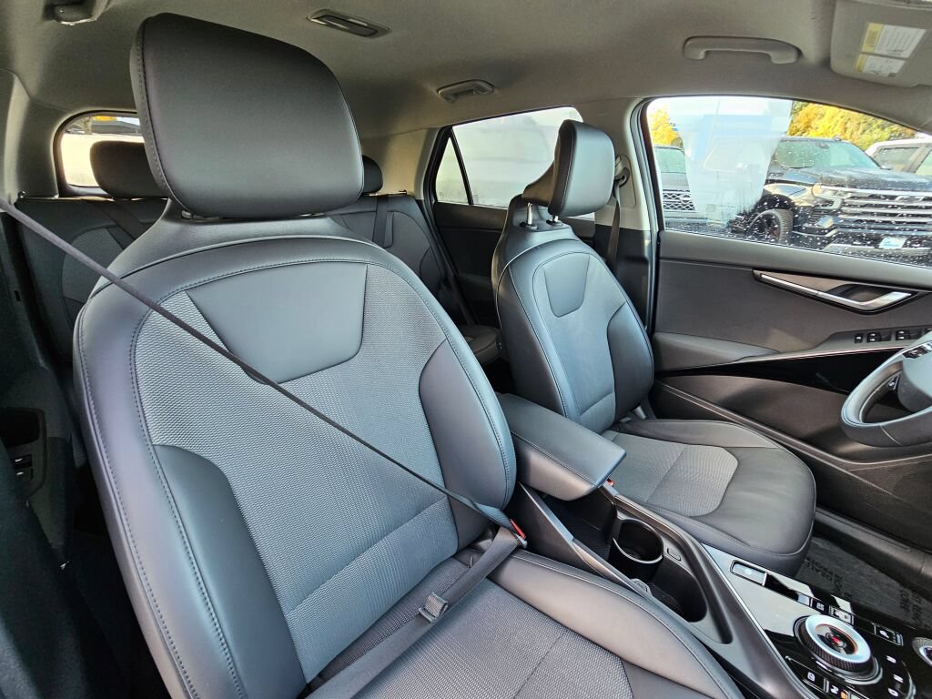 Certified 2023 Kia Niro Wind w/ Wind Preserve Package FWD image 32