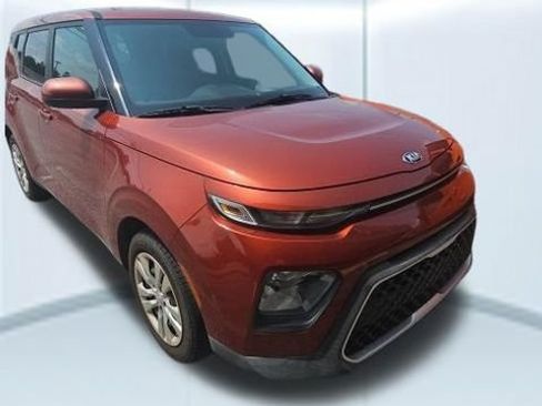 Used 2021 Kia Soul LX FWD image 2