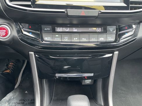 Used 2017 Honda Accord EX image 22