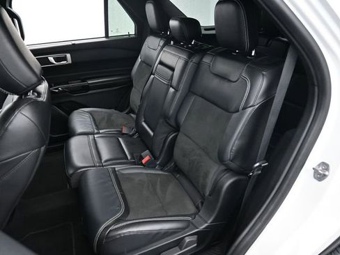 Used 2022 Ford Explorer ST image 24