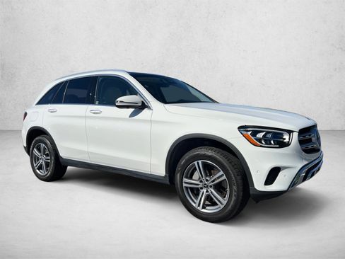 Used 2021 Mercedes-Benz GLC 300 4MATIC image 3