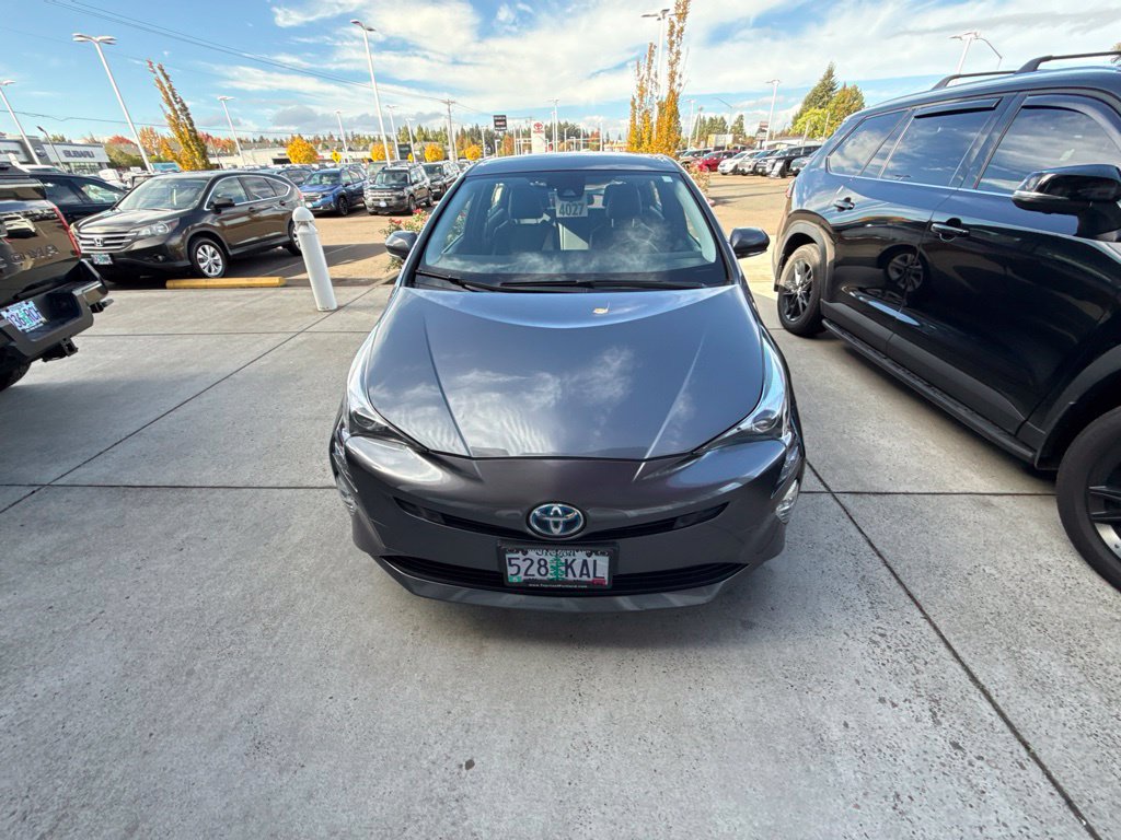 Used 2017 Toyota Prius Three Touring FWD image 2