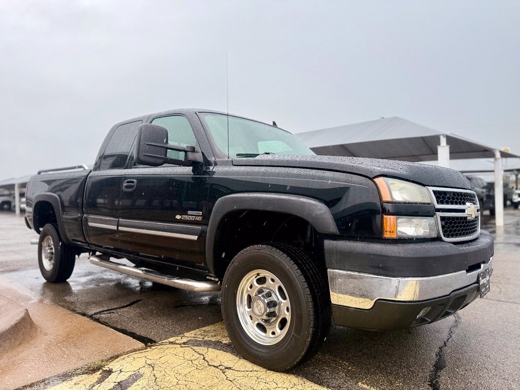 Used 2007 Chevrolet Silverado 2500 LT w/ Heavy-Duty Power Package RWD image 3