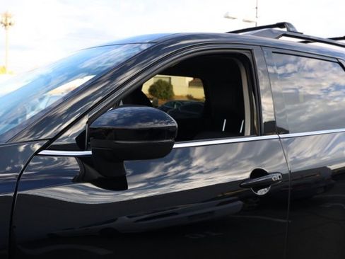 New 2025 Nissan Pathfinder SV image 12