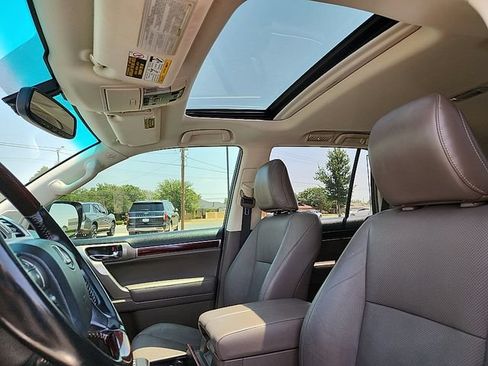 Used 2018 Lexus GX 460 Premium w/ Premium Package AWD/4WD image 12