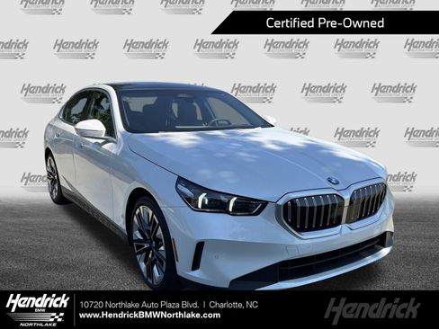 Certified 2026 BMW 540i xDrive AWD/4WD image 1