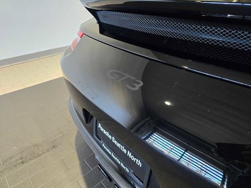 Used 2018 Porsche 911 GT3 image 20