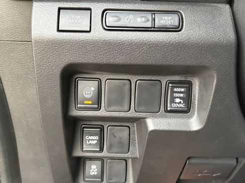 Certified 2024 Nissan Frontier SL w/ Technology Package RWD image 17