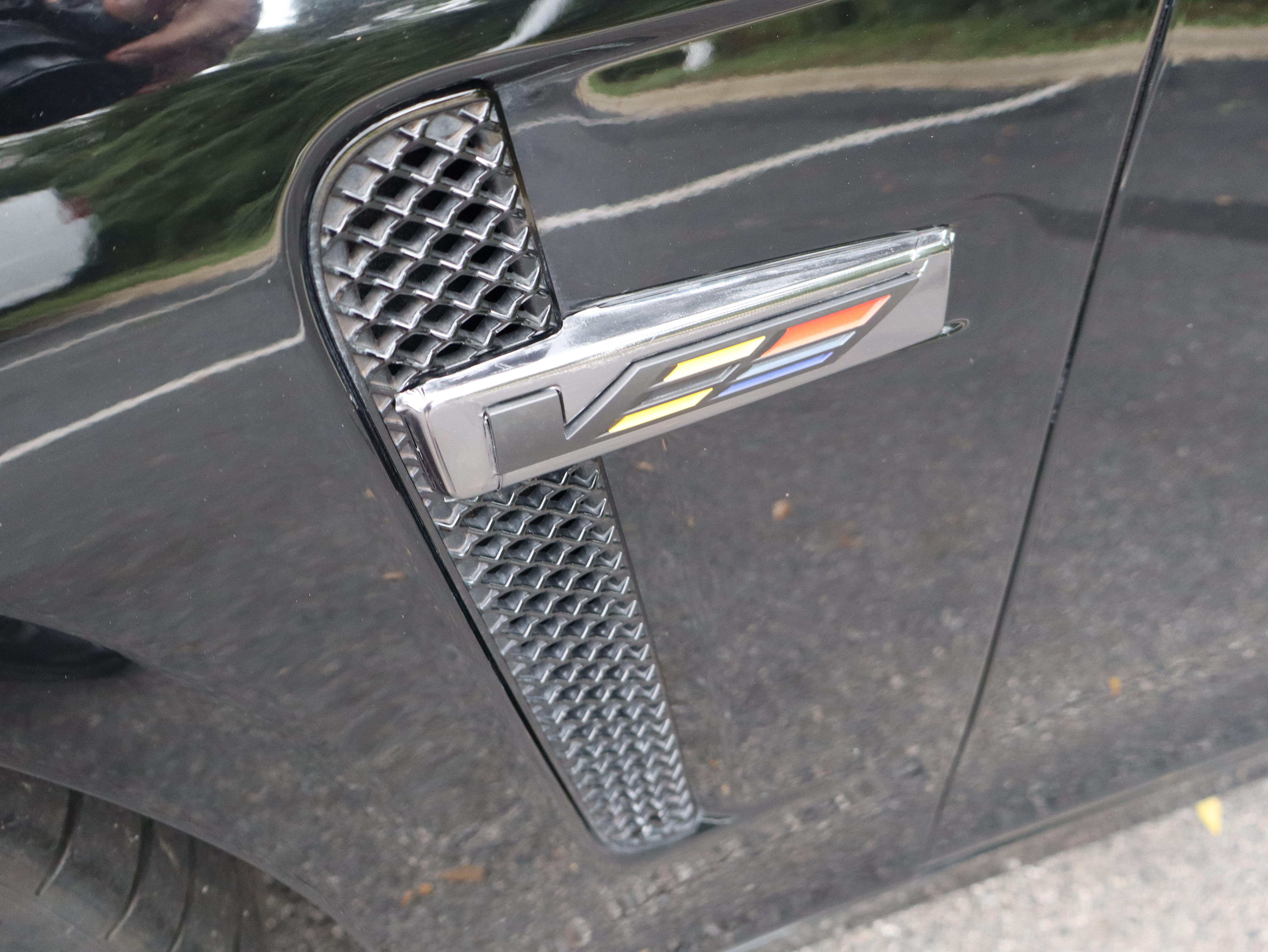 Used 2018 Cadillac CTS V w/ Carbon Fiber Package RWD image 31