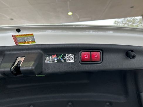 Used 2024 Mercedes-Benz C 300 Sedan image 32
