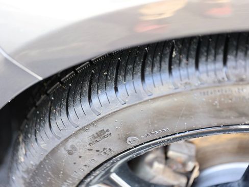 Used 2016 Ford Fusion SE image 12