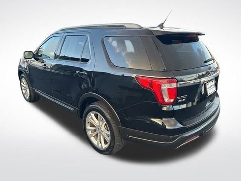 Used 2019 Ford Explorer XLT w/ Equipment Group 202A image 3