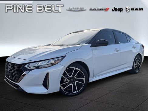 Used 2025 Nissan Sentra SR FWD image 1