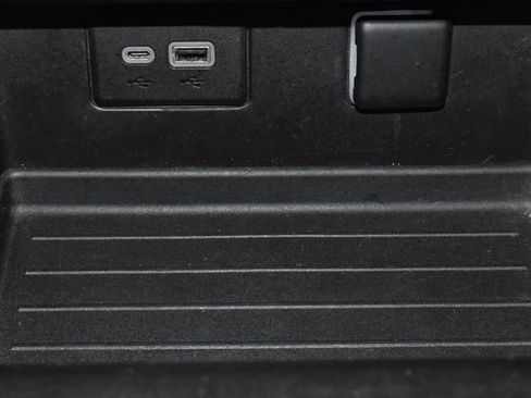 Used 2022 GMC Yukon SLE image 19