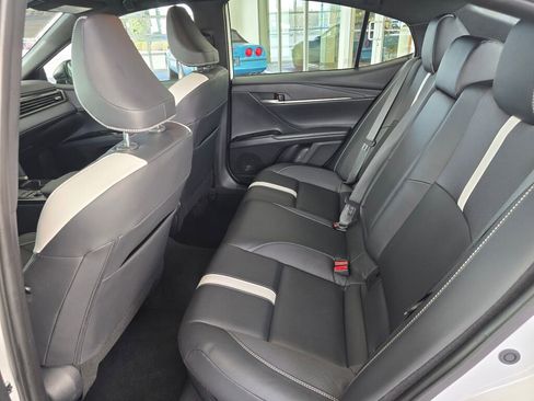 Used 2025 Toyota Camry SE image 40