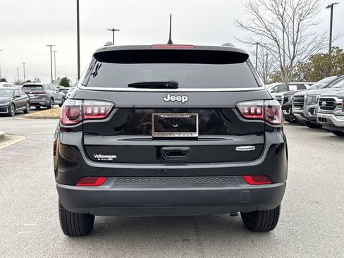 Used 2022 Jeep Compass Latitude image 4