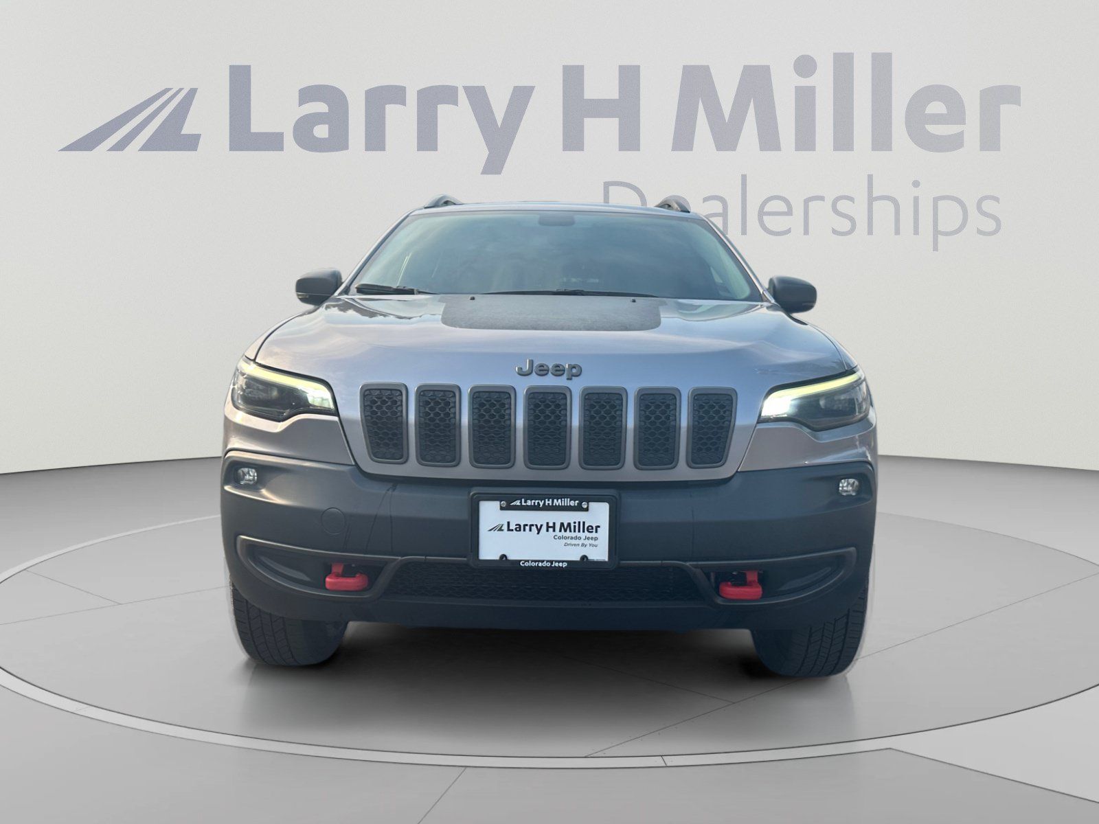 Used 2019 Jeep Cherokee Trailhawk w/ Cold Weather Group AWD/4WD image 8