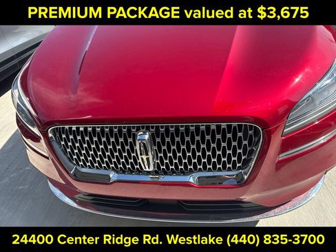 Used 2022 Lincoln Corsair AWD w/ Premium Package image 3