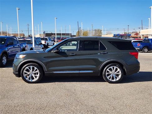 Used 2023 Ford Explorer Platinum w/ Technology Package image 4